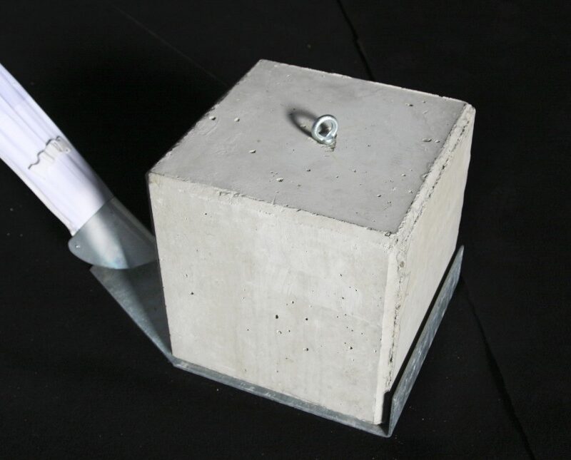 Vega  Marketbase   plaat voor beton gewicht 145kg